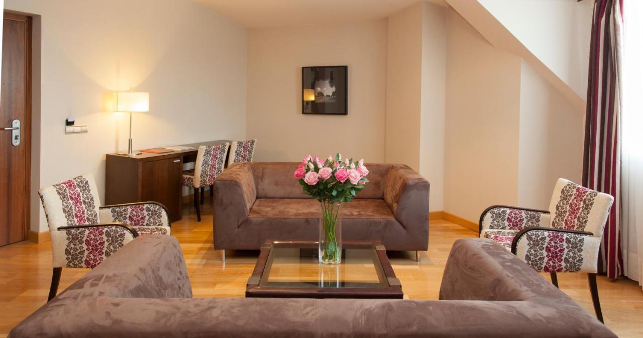 Hotel FC Villalba Collado Villalba Buitenkant foto