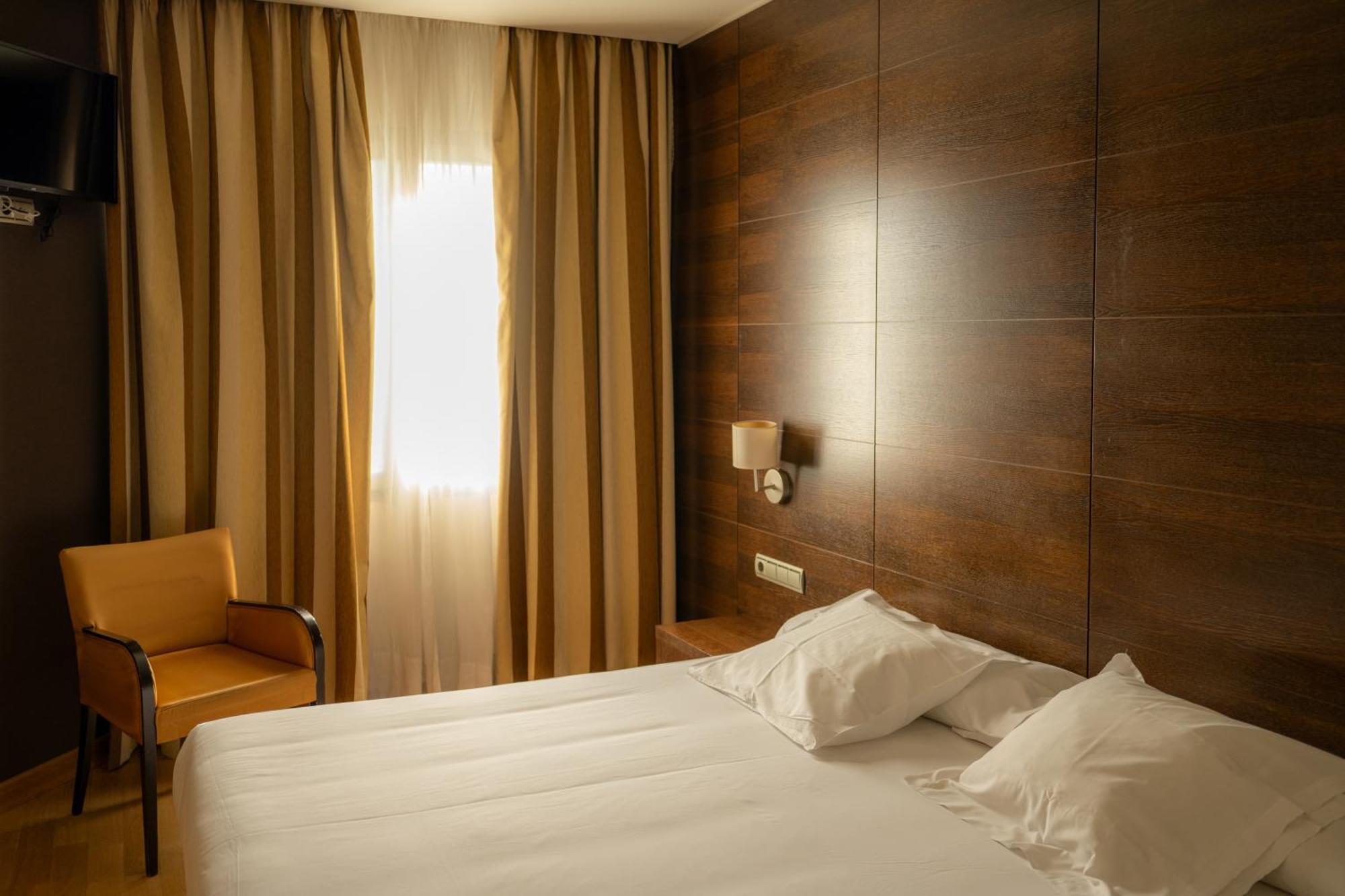 Hotel FC Villalba Collado Villalba Buitenkant foto